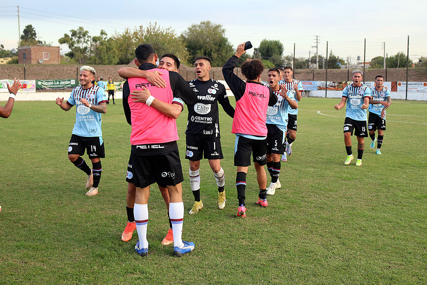 Deportivo Merlo se impuso ante UAI Urquiza en la continuidad de la fecha de  la Primera B - Desde La Ventana Salta - Argentina