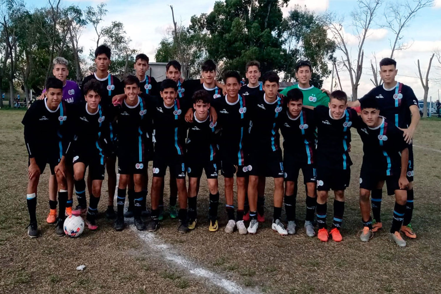 Club Deportivo UAI Urquiza - #FutbolJuvenil 🚂⚽ Hoy continúan las pruebas  en el Predio de Morón. Todos los miércoles y jueves desde el 15 de  noviembre, pruebas de jugadores para las categorías