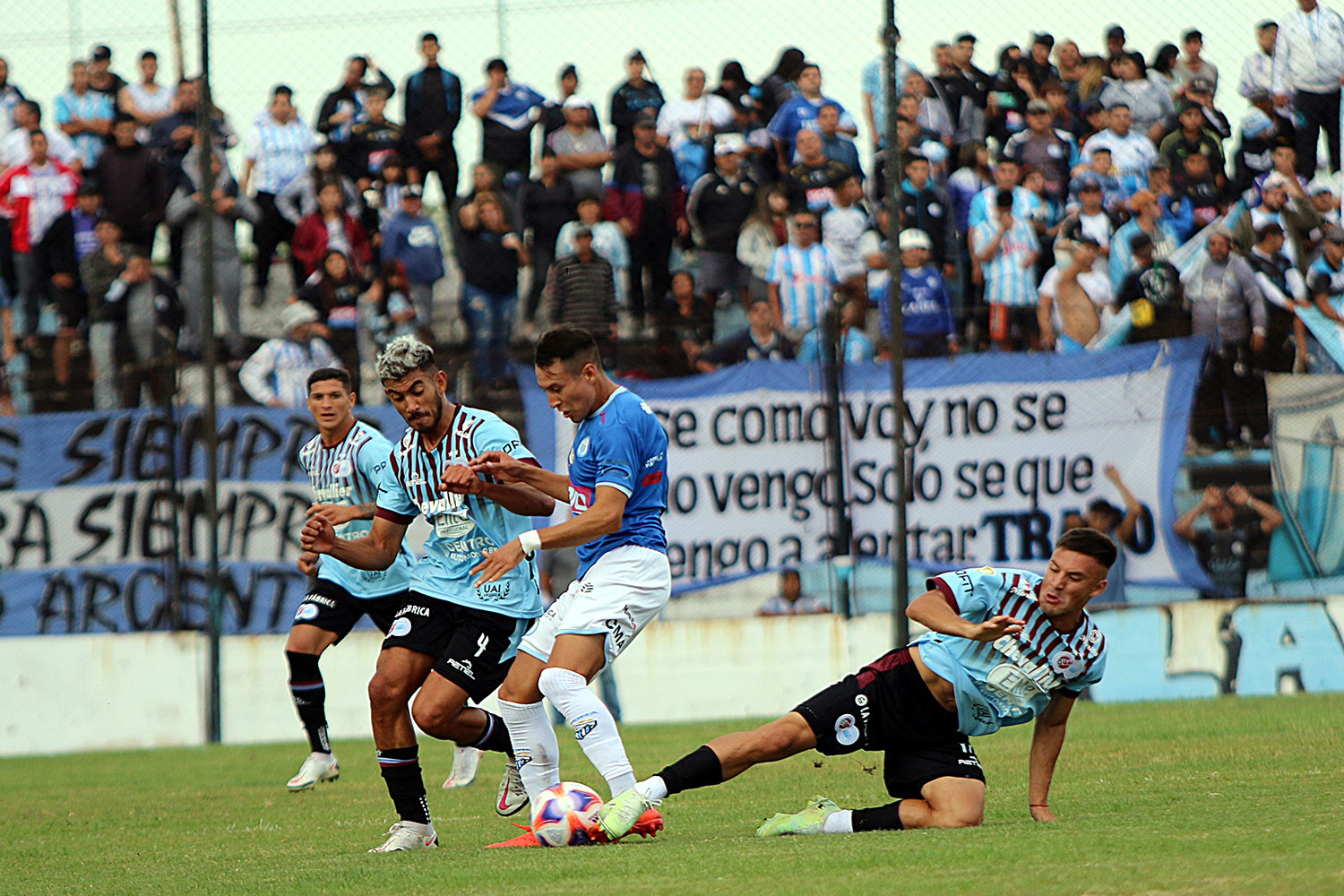 Deportivo Merlo se impuso ante UAI Urquiza en la continuidad de la fecha de  la Primera B - Desde La Ventana Salta - Argentina